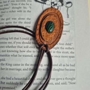 Cabochon necklace